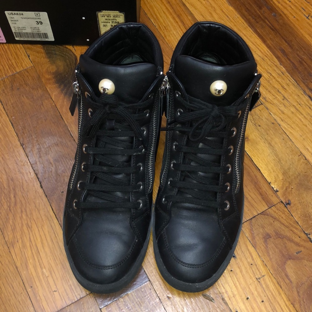 Chanel leather sneakers